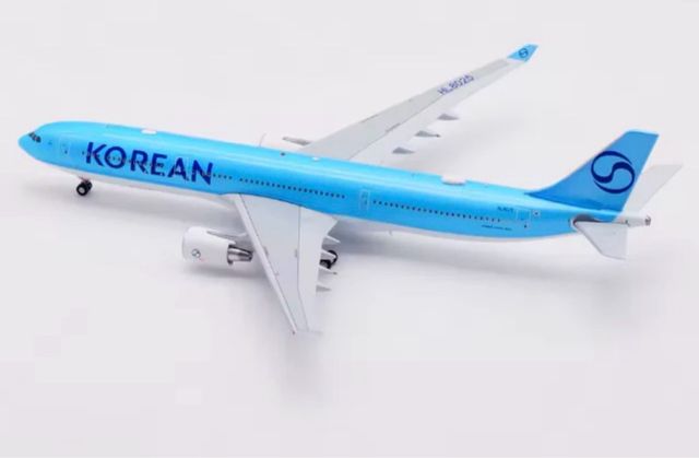 Maqueta Korean Air A330-300 HL8025 AV400
