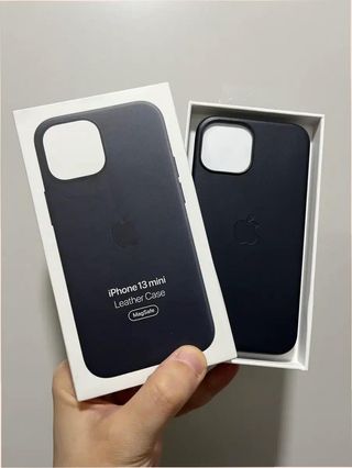 Custodia iPhone 13 Mini in Silicone MagSafe Nero