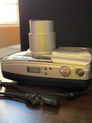 Olympus Superzoom 80 G Plata