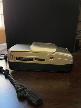Olympus Superzoom 80 G Plata