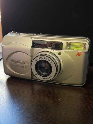 Olympus Superzoom 80 G Plata