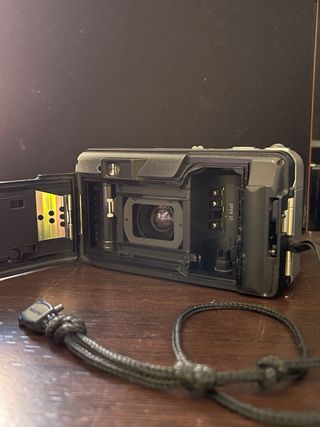 Olympus Superzoom 80 G Plata