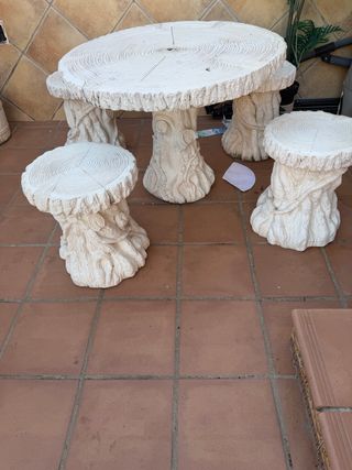 Mesa y 4 Taburetes Jardín Piedra