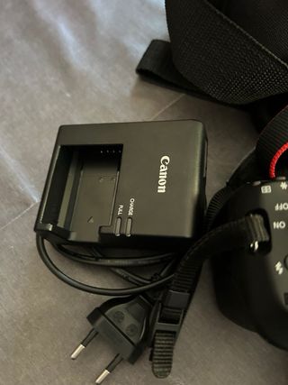 Canon EOS 1200D Cámara Digital completa+ Lente