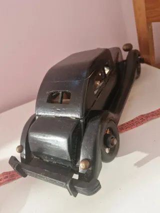 Coche Madera Antiguo Pintado a Mano. SIGRIS