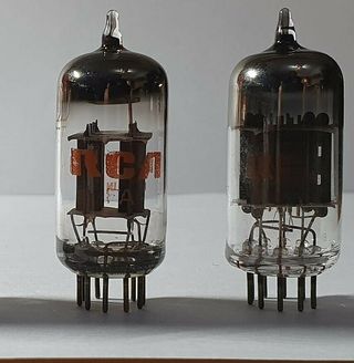 Pareja Válvulas RCA 12AX7 NOS