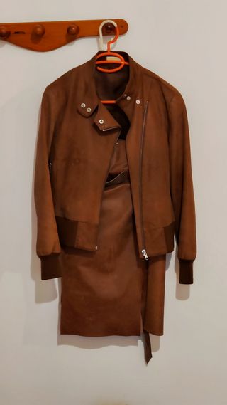 Conjunto Cazadora y Falda Piel Marrón