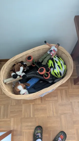 Juguetero de mimbre grande con lazo