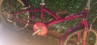 Bicicleta infantil morada B'Twin
