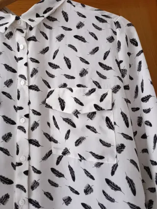 Blusa Sfera Estampado Plumas