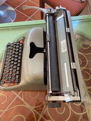 Máquina de escribir Lexicon 80