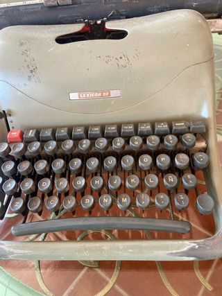 Máquina de escribir Lexicon 80
