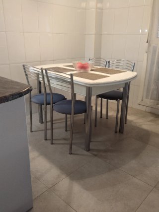 Mesa y 4 Sillas Cromadas