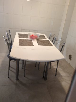 Mesa y 4 Sillas Cromadas