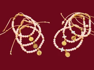 Pulseras Perlas Naturales y Dijes Cruz/Medalla