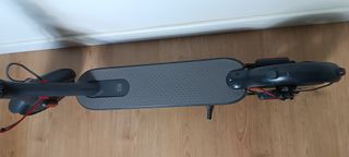 Patinete eléctrico Xiaomi M365 - con casco