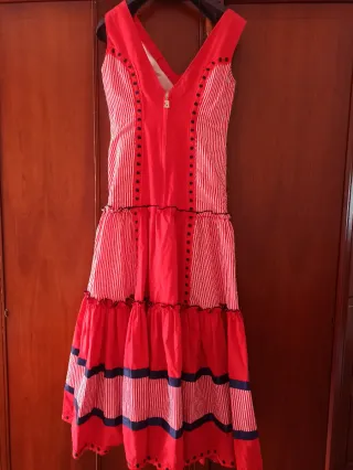 Bata flamenca roja y blanca
