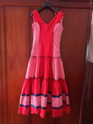 Bata flamenca roja y blanca