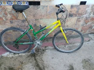 Bicicleta Montaña Verde y Amarilla