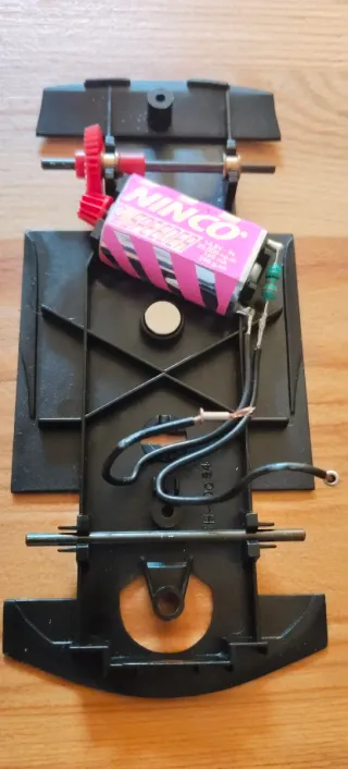 Scalextric/Ninco Nissan 350z chasis, carrocería.