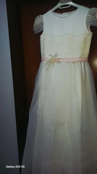 Traje de Comunión Niña Blanco Marfil. Regalo moña.