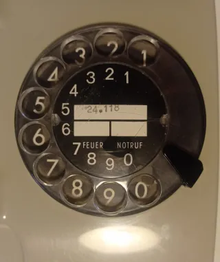 Teléfono antiguo Siemens de rueda beige