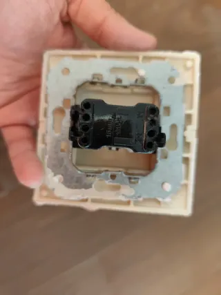 Interruptores y enchufe de antena