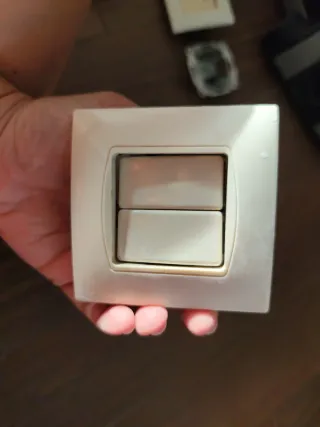 Interruptores y enchufe de antena