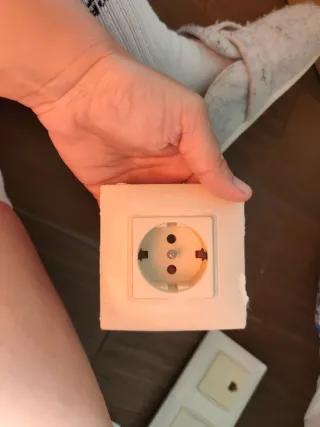 Interruptores y enchufe de antena