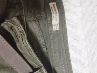 Pantalón ceñido mujer verde