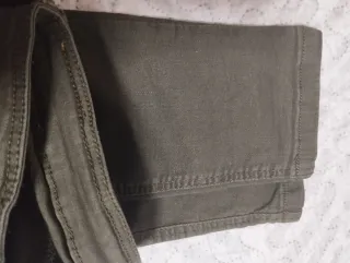 Pantalón ceñido mujer verde
