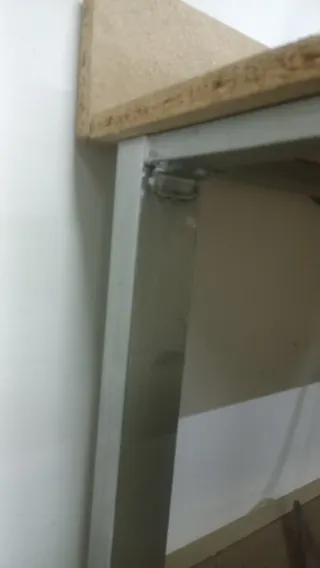Banco de trabajo con entrepaño soldada