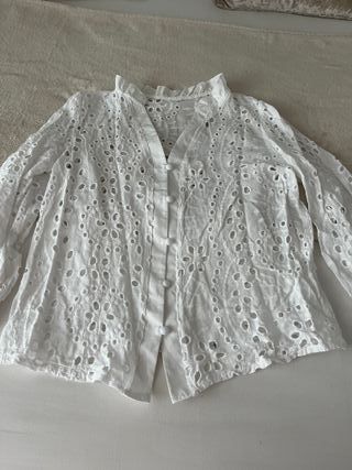 Camisa blanca mujer bordada