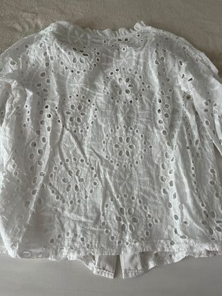 Camisa blanca mujer bordada