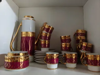Juego café granate y dorado vintage porcelana