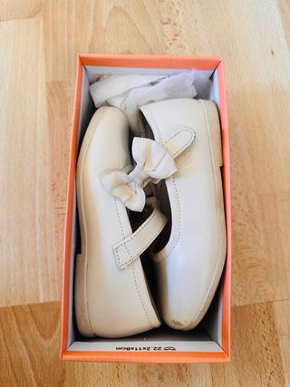 Zapato niña beige con lazo Talla 28