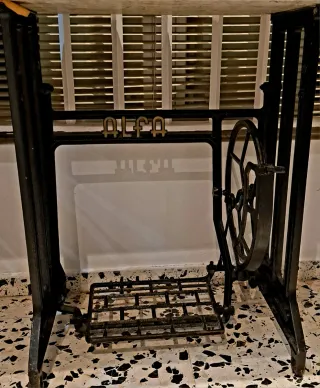 Pie de máquina de coser ALFA