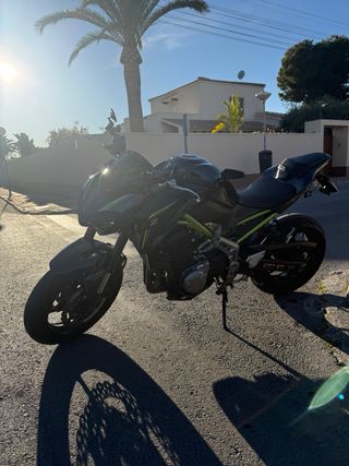 Vendo o cambio Kawasaki Z900 2017 Negra y Verde