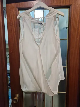 Diferentes blusas y camisas XXL por 1 euro la unid