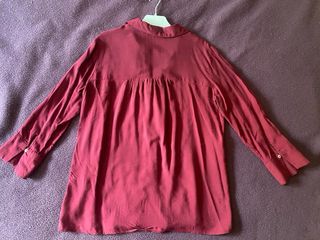 Camisa fina Stradivarius granate talla S