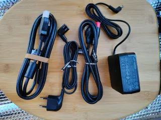 Fuente Alimentación Samsung Odyssey G5 48Wy cables