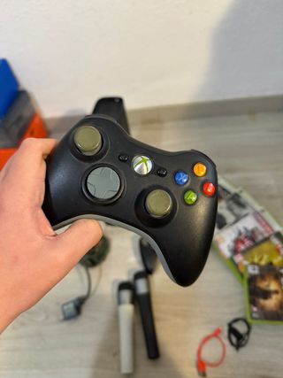 Xbox 360 Elite Negra + 2 Mandos + Juegos