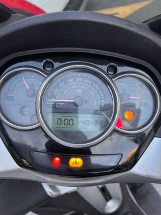 Piaggio MP3 gris