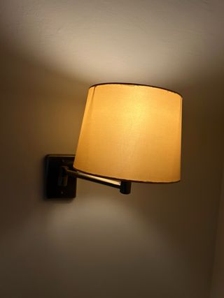 Lámpara de techo dorada para dormitorio