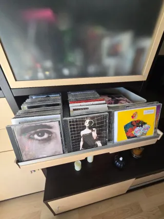 Mueble de salón wengué y beige