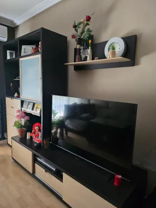 Mueble de salón wengué y beige