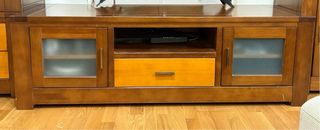 Muebles de salón madera y cristal. 335x 210x58cm