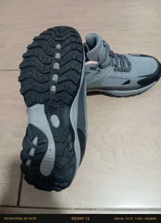 Zapatillas deportivas grises y rosas BORIKEN