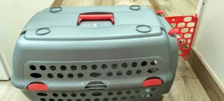 Transportín para mascotas gris y rojo