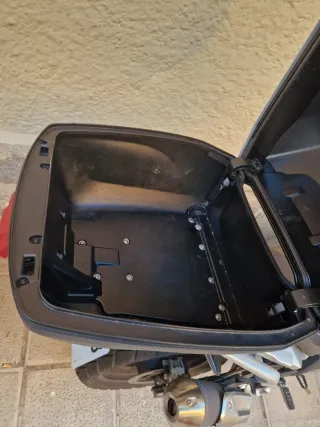 Baúl Top Case BMW 30L Negro/Blanco